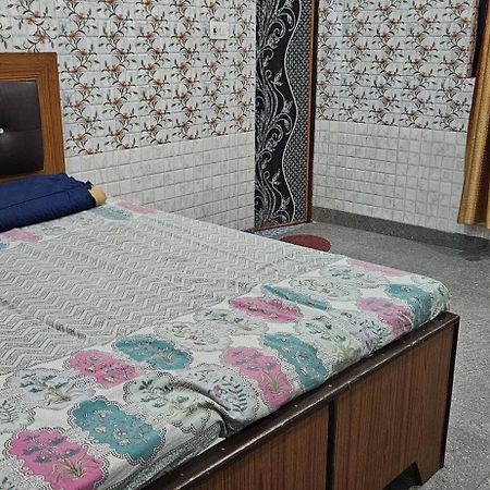 Hotel Shri Jagannath Dham Vrindāvan Zewnętrze zdjęcie